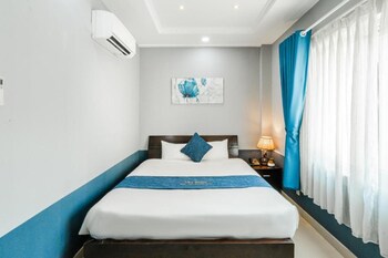 Standard Double Room | Premium bedding, in-room safe, desk, laptop workspace