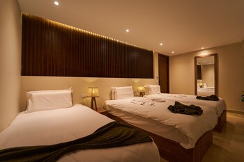 Standard Triple Room | Minibar, soundproofing, free WiFi, bed sheets