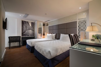 Premium Double or Twin Room (Internal window) | Premium bedding, minibar, blackout drapes, soundproofing