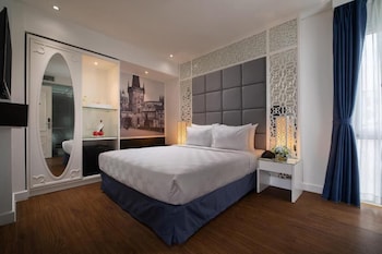 Classic Double Room, City View | Premium bedding, minibar, blackout drapes, soundproofing