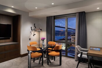 Suite, 1 King Bed (Bosphorus Bridge View) | Minibar, in-room safe, laptop workspace, free cribs/infant beds