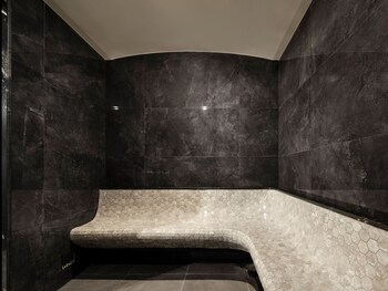 Steam room 